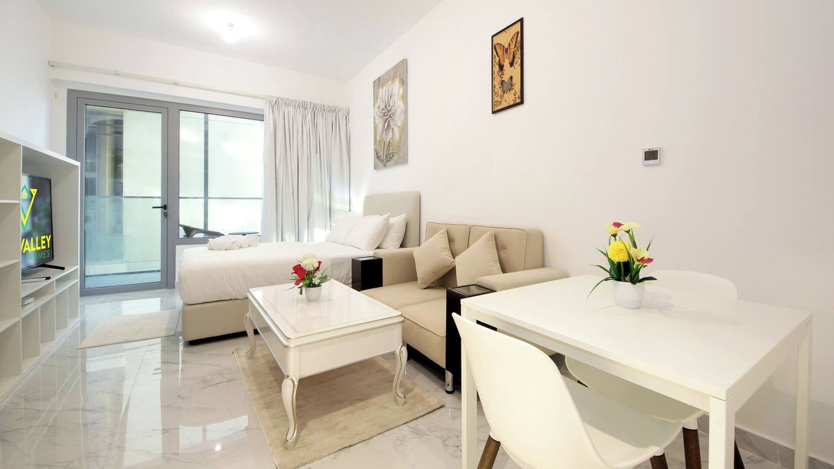 Masdar City Apartment | Silk Valley - Chic Studio close to Abu Dhabi Airport