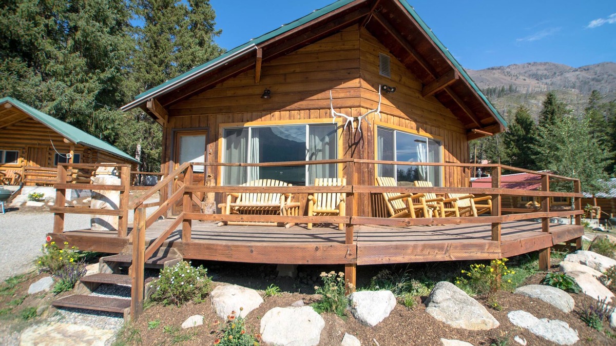 Silver Gate Cabin | Silver Gate Lodging
