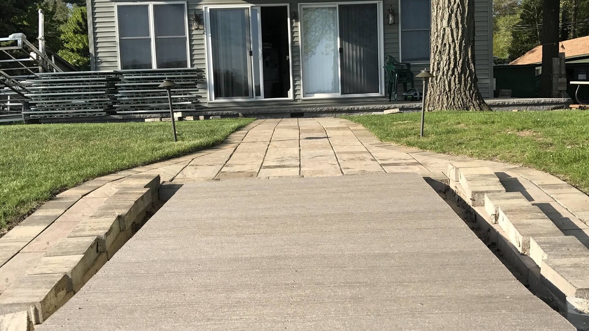 Wautoma House | SILVER LAKE HOUSE - WAUTOMA, NEXT TO RESTAURANT