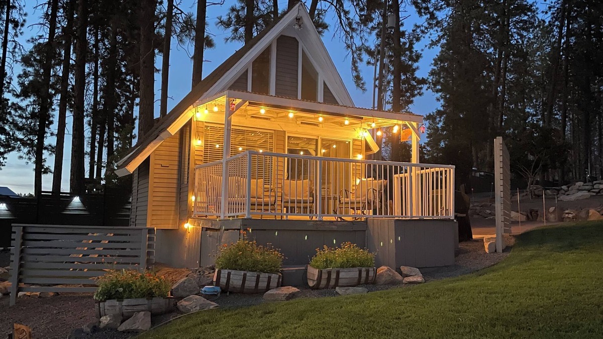Medical Lake Cabin | Silver Lake Waterfront Cabin “No Cleaning Fees”