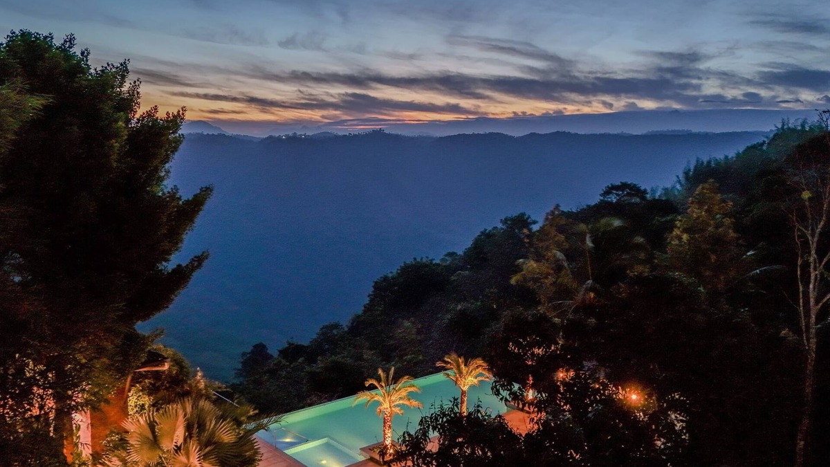 Vayittiri Hotel | SILVER OAK RESORT WAYANAD