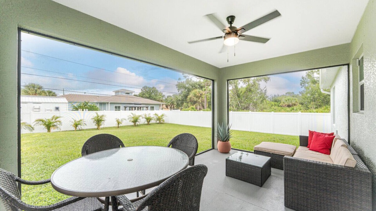 Englewood East Apartment | Silver Sands on Magee – Pet-Friendly Englewood Escape