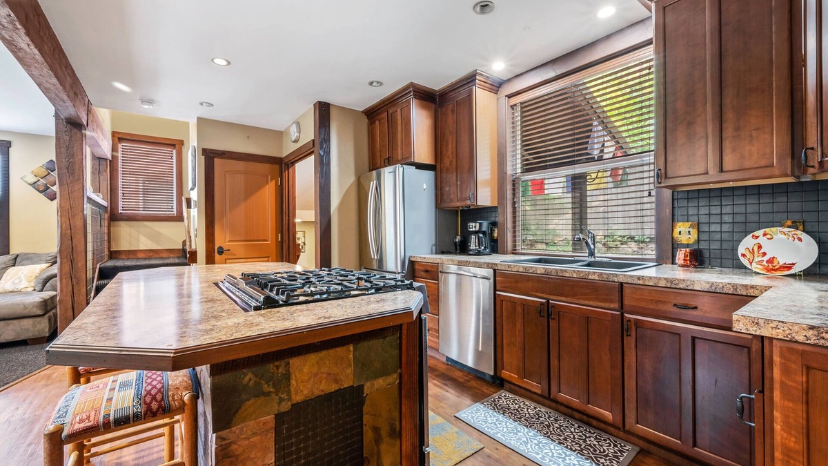 Wardner House | Silver Valley Ski & Bike Retreat. Kellogg Getaway