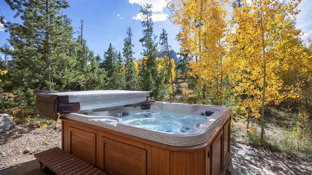 The Reserve House | Silverbell Chalet: Private Hot Tub, Mountain Views