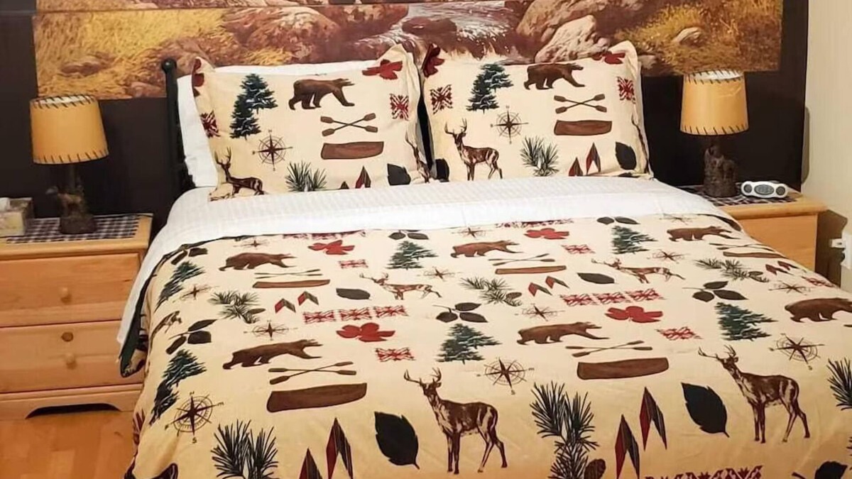 Smithers House | Silvern Lake Trail Bed and Breakfast