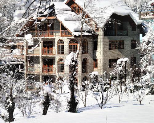 Aleo Apartment | Silverstone Mansions Cottages