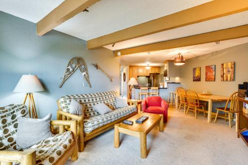 Mountain Country Apartment | Silverthorne Condo with Lake Views 10 Mi to Skiing!