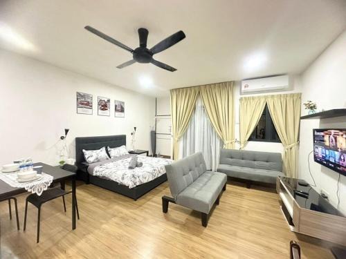 Seri Kembangan Apartment | Simfoni - Big Balcony, Self Check In, Free Netflix, 200mbps Wifi, Parking at level 1