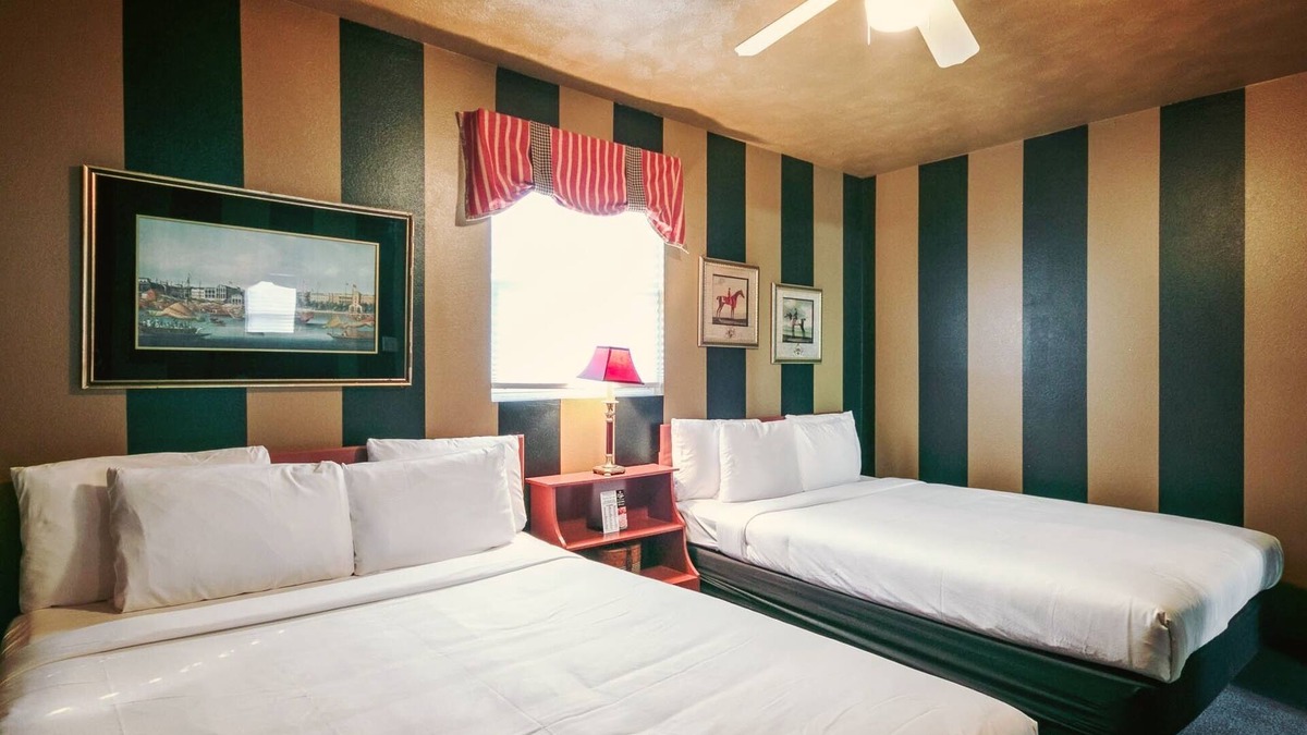 Wamego Hotel | Simmer Motel