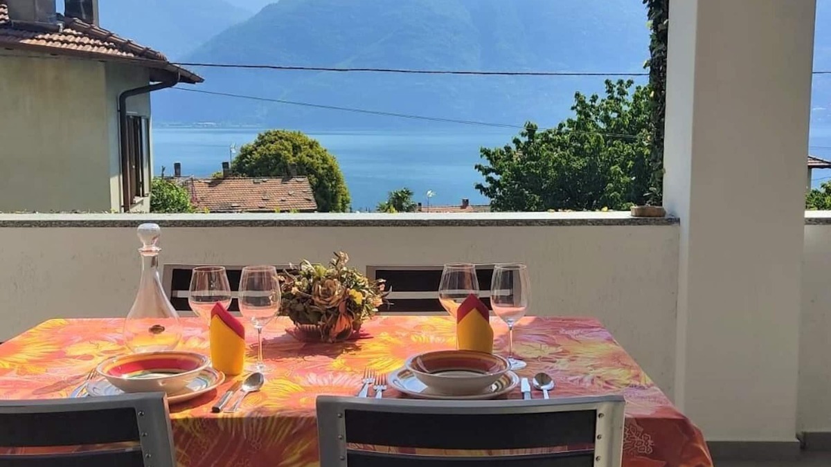 San Siro Apartment | Simone Holiday Appartment with Lake View