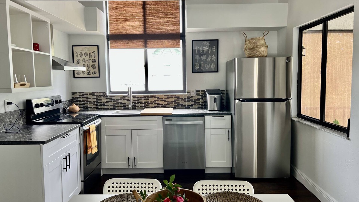 Palm River Estates Apartment | Simple apartamento en altos