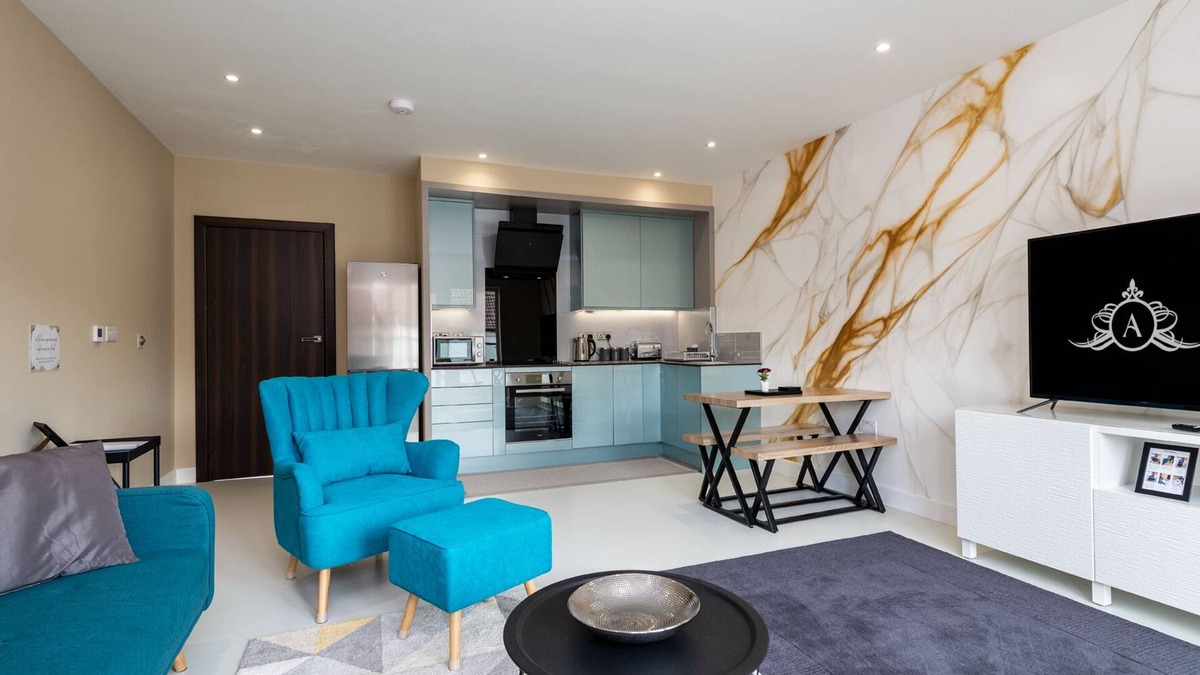 Gillingham Apartment | Simple, Clean & Perfect for Work Stays