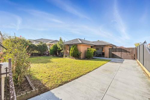 Altona Meadows House | Simple Comfort in Altona Meadows