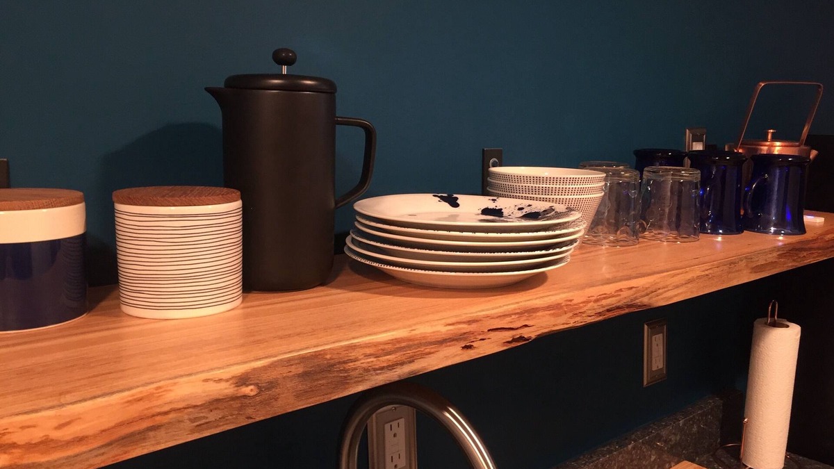 Lancaster Apartment | Simple - Relaxing - Modern City Space