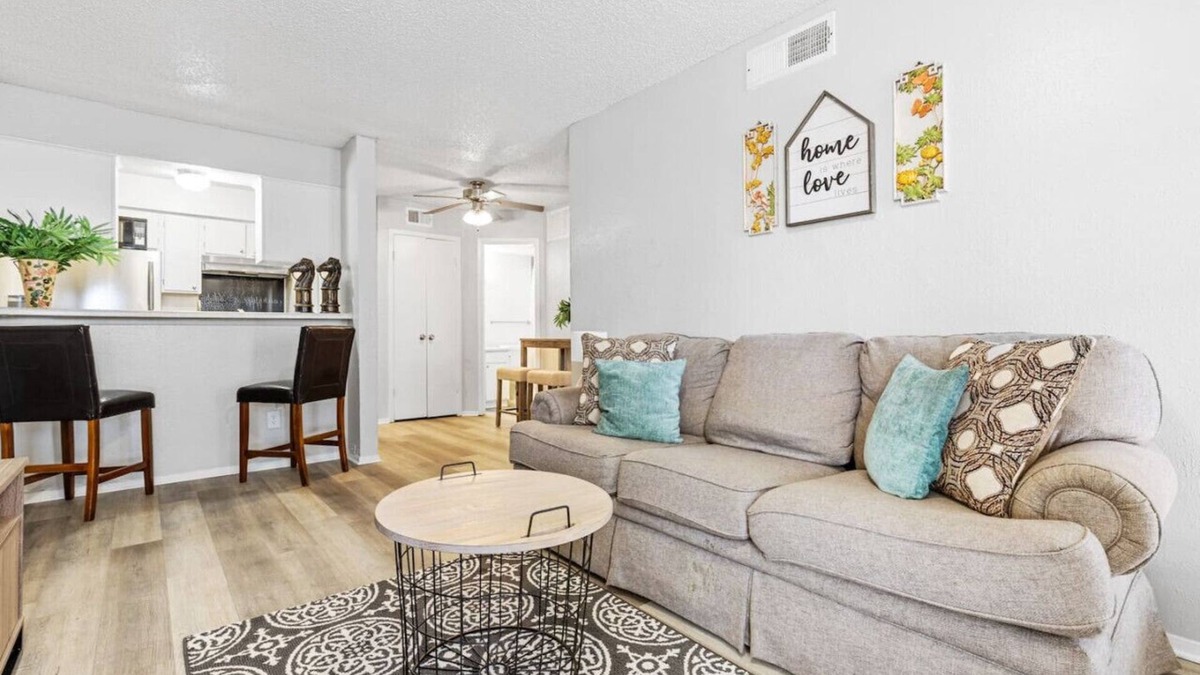Park Central Apartment | Simplicity and Convenience! Pool View w. Balcony!
