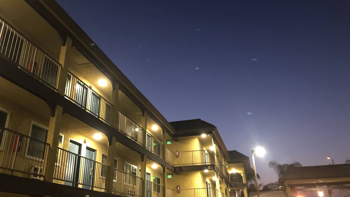Arlington Hotel | Simply Home Inn & Suites