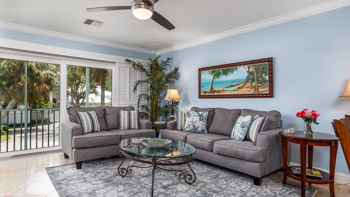 Saint Armands Key Condo | Simply Paradise! Updated Corner Unit Steps to Lido Beach & St. Armand's Circle, Pool, & Spa!
