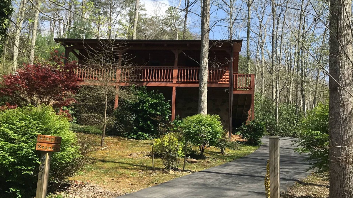Cosby Cabin | Simply Serene - Your Cozy Pet Friendly Mountain Retreat