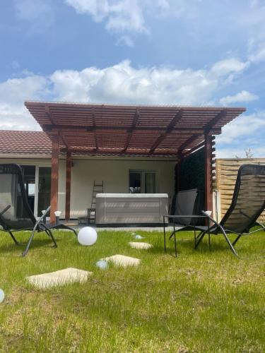 Champigneulles Apartment | Sinalospa - Culiacàn - Appartement Jardin Jacuzzi Sauna à 5 minutes de Nancy Place Stanislas