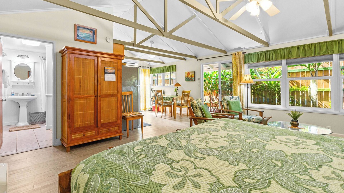 Lanikai Apartment | Since 1985 Legal Lanikai Garden Studio AC, across the street from Lanikai Beach!