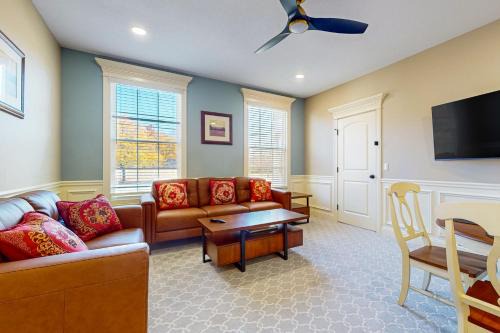 Holyoke Apartment | Single Bedroom - Victory Residence