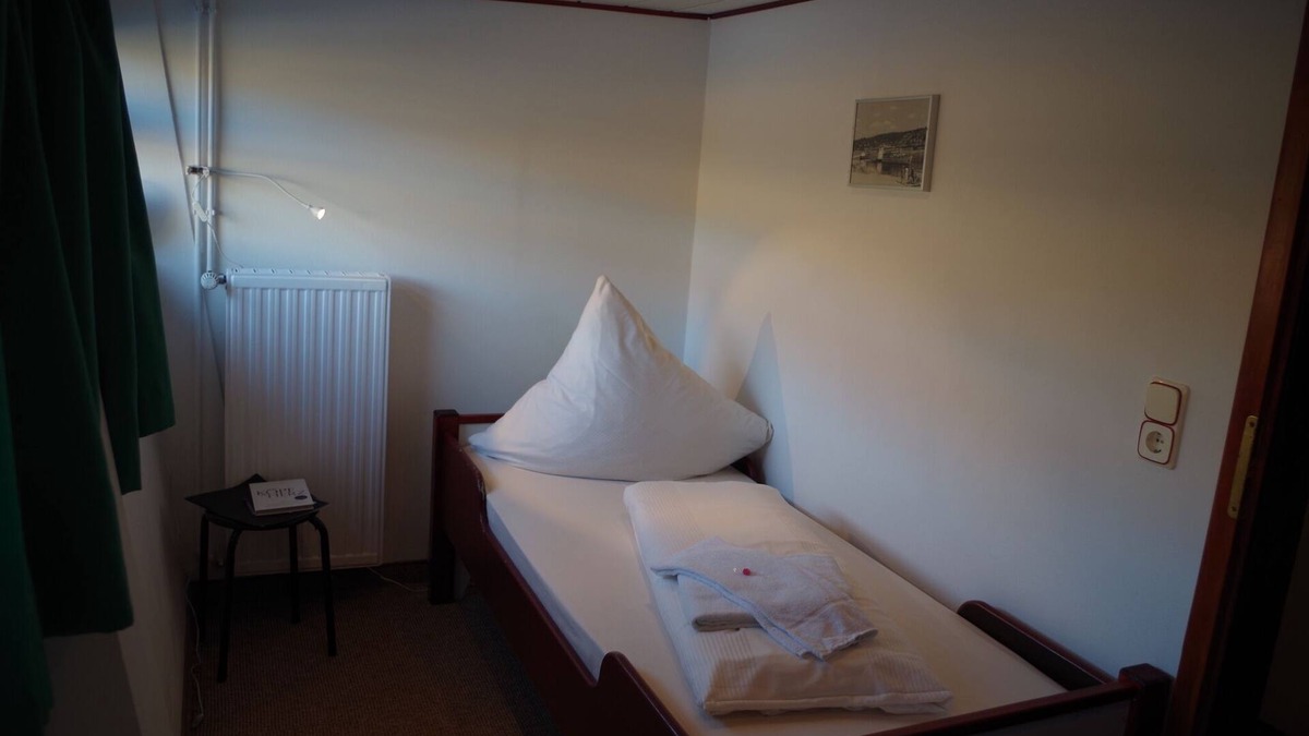 Leipziger Vorstadt Apartment | Single cabin on a residential ship