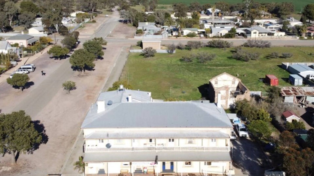 Wilmington House | Single, Couple and Family rooms available. Max 4 People in Family room.