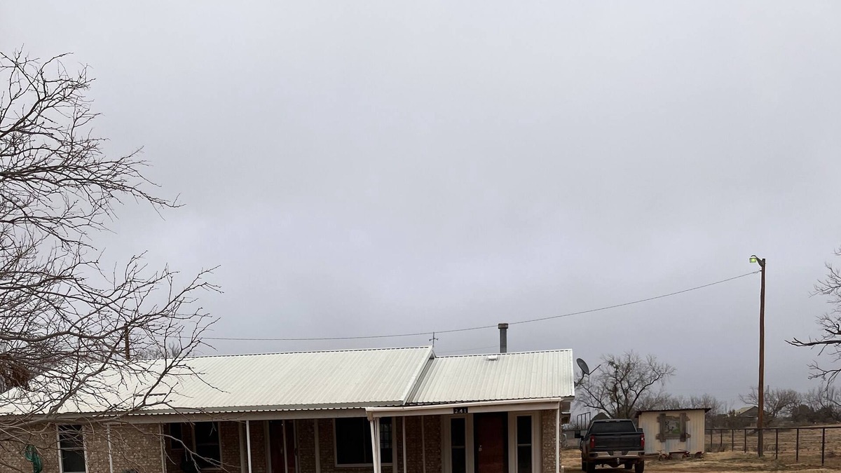 Robert Lee House | Single family home located west of Robert Lee, TX