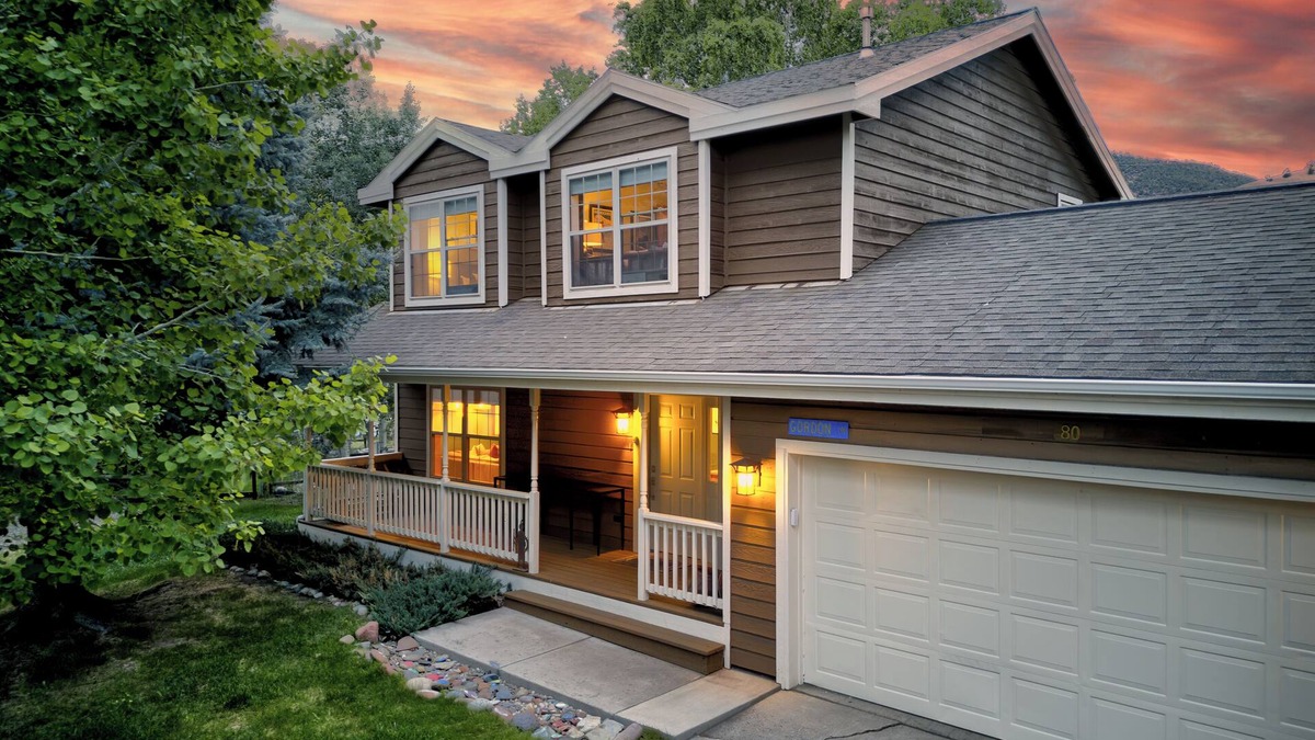 Gypsum House | Single Family Home on the Eagle River - Private Hot Tub - Fishing/Rafting/OHV