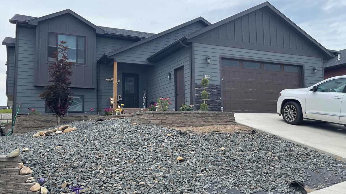 Rapid Valley House | Single Family Home - pet friendly Great access to all the Black Hills Beauty.