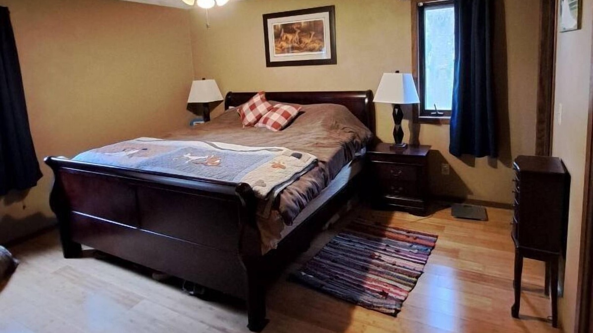 Larsen House | Single Family House in a quiet, friendly subdivision with a park near.