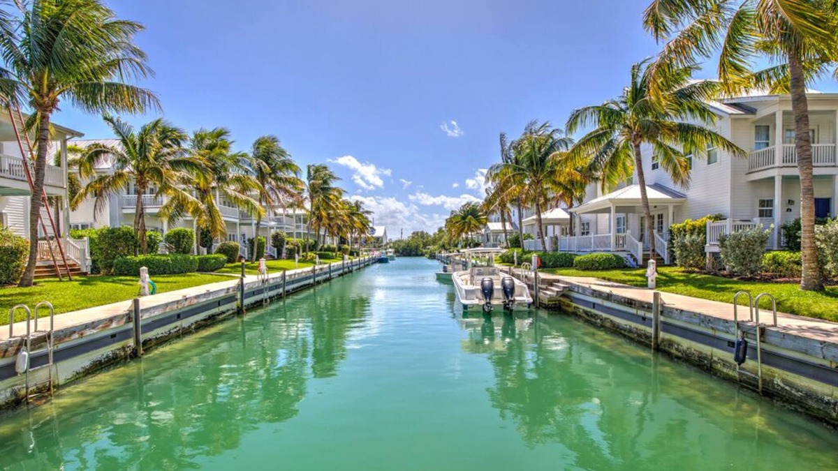 Coral Lagoon House | Single Family Villa, Excellent Boating Access, Pool, Large Private Covered Porch