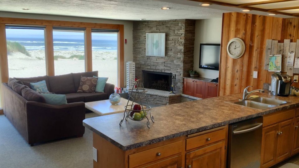 Bayshore House | Single Level, 2 King suites, on the beach, with 36" wide doors for accessibility