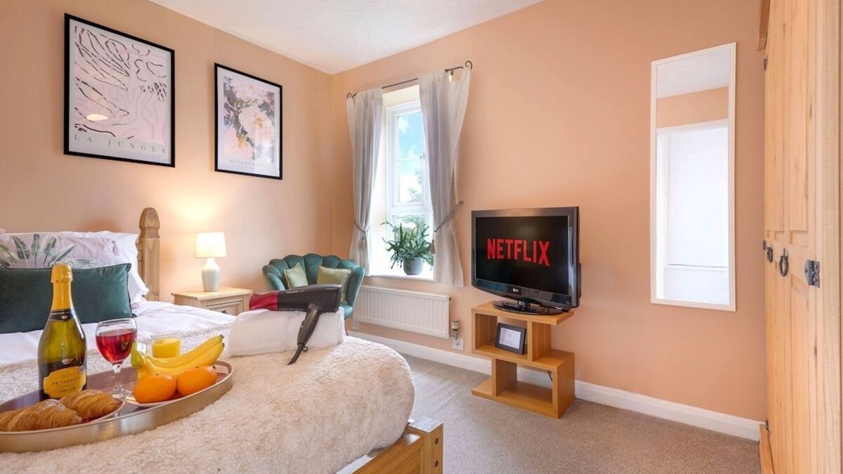 Knowle Sands House | Single room close to city
