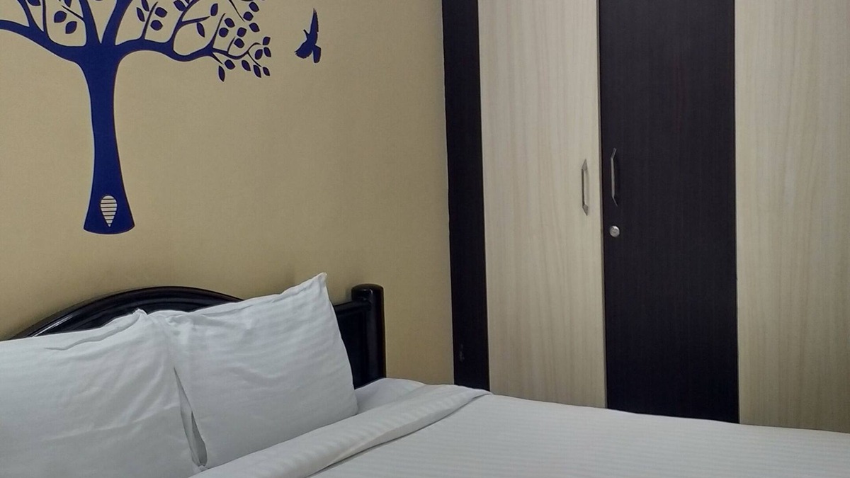 HITEC City Bed & Breakfast | single room Hitech Shilparamam Guest House