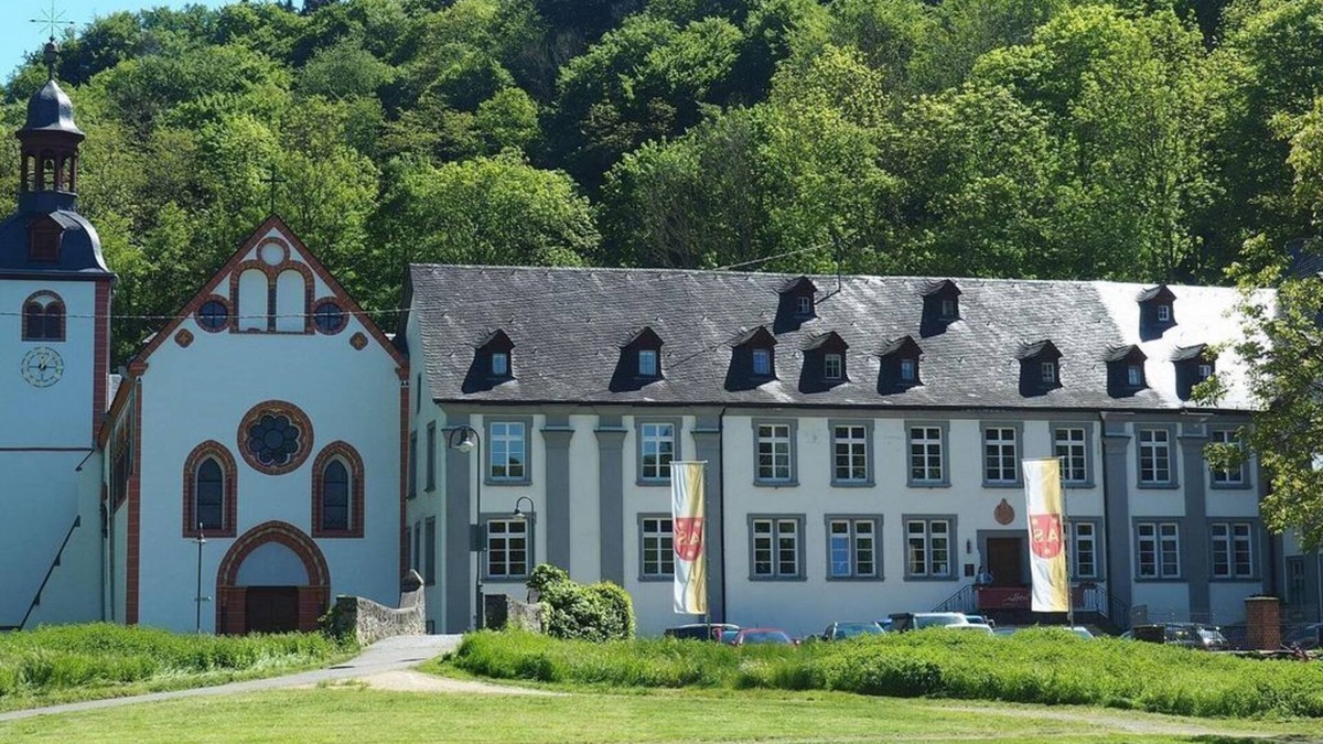 Bendorf Bed & Breakfast | Single room, shower, toilet, 1 bed room - Gästehaus der Abtei Sayn