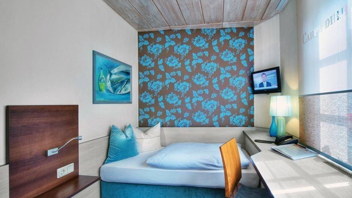 Mosel Wine Region House | Single room Weinlage in the main building - Hotel Zeltinger Hof