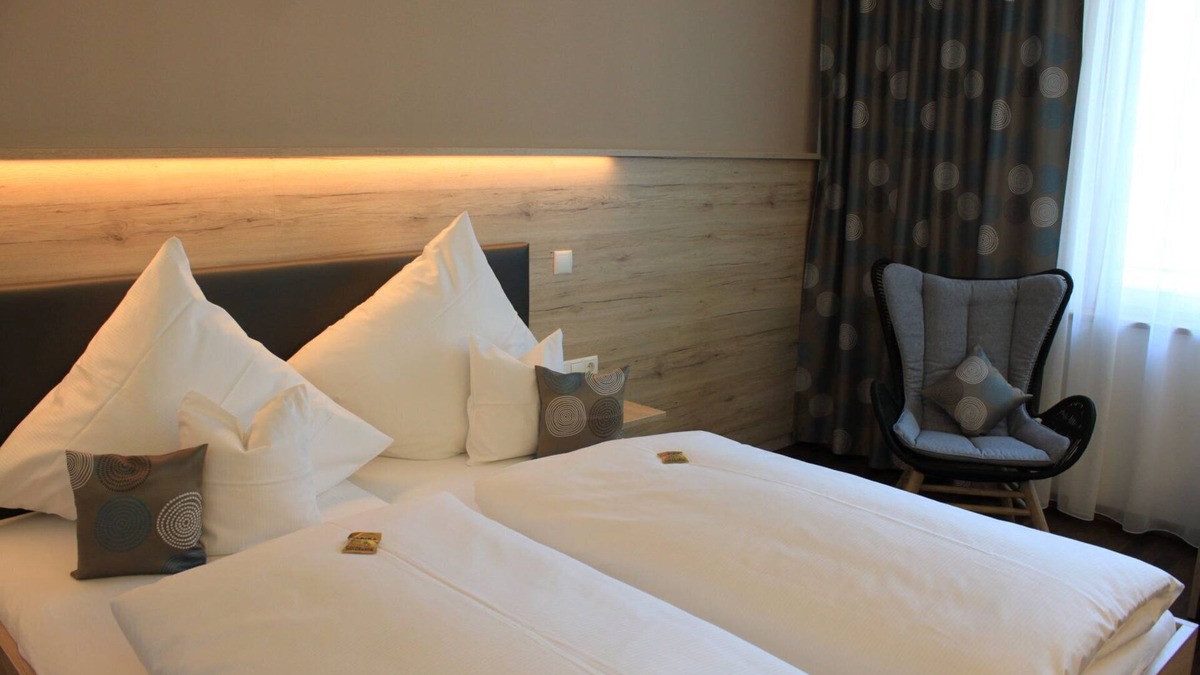 Roggenburg Apartment | Single room with shower and toilet