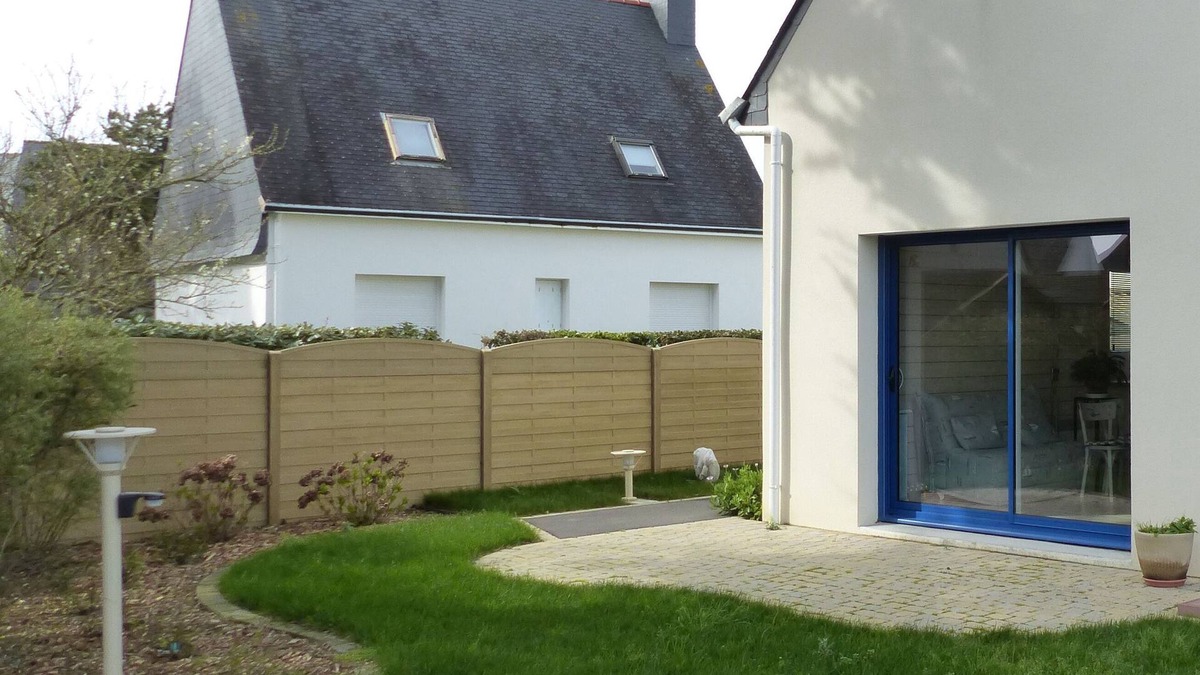 Loctudy Apartment | Single-storey apartment for 2 people, adjoining the owners, 300 m from the sea