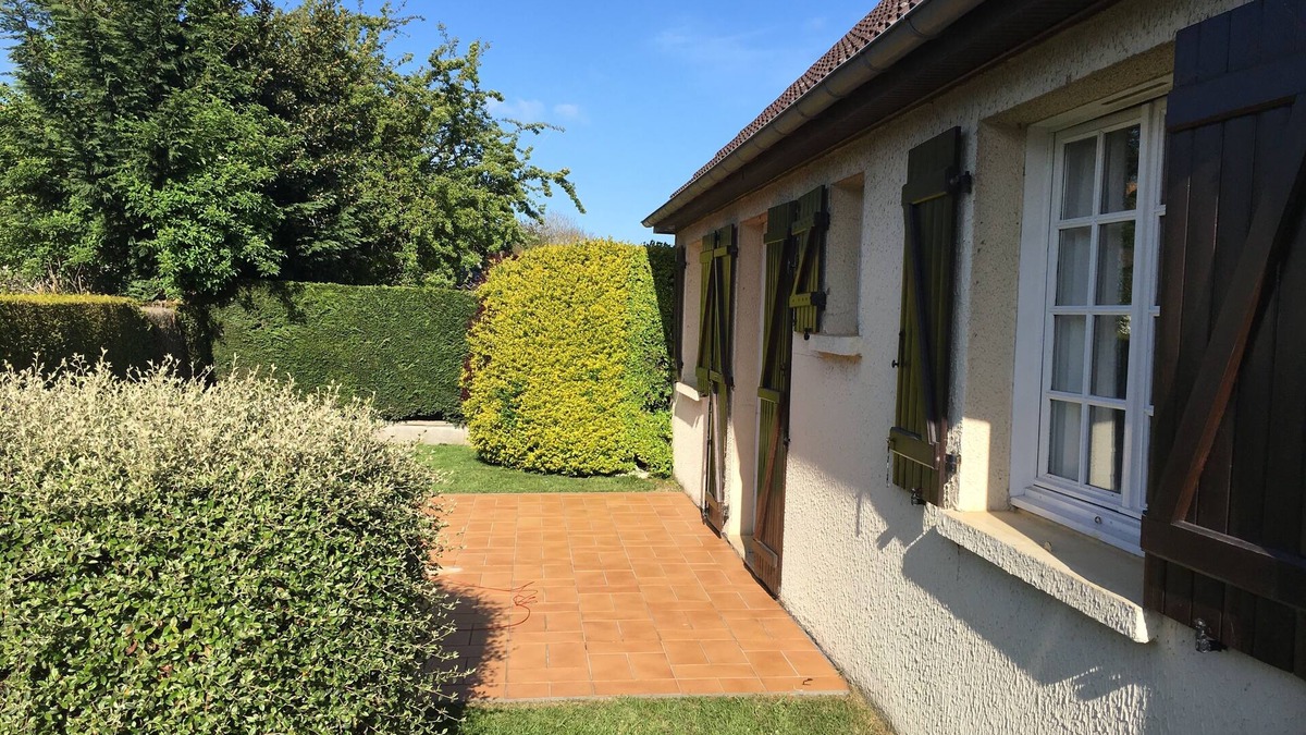 Bernieres-sur-Mer Apartment | Single storey house with enclosed garden 600 m from Bernières sur mer beach