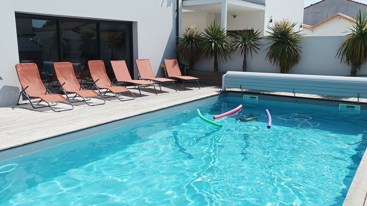 Vaux-sur-Mer Villa | Single-storey house Royan 8 pers - Heated swimming pool in summer - Pontaillac beach