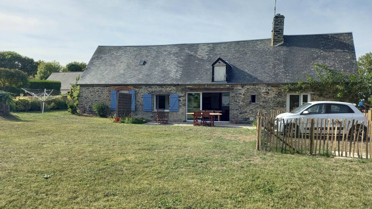 (le) Mesnil Hue House | Single-storey house 100 m from the strikes