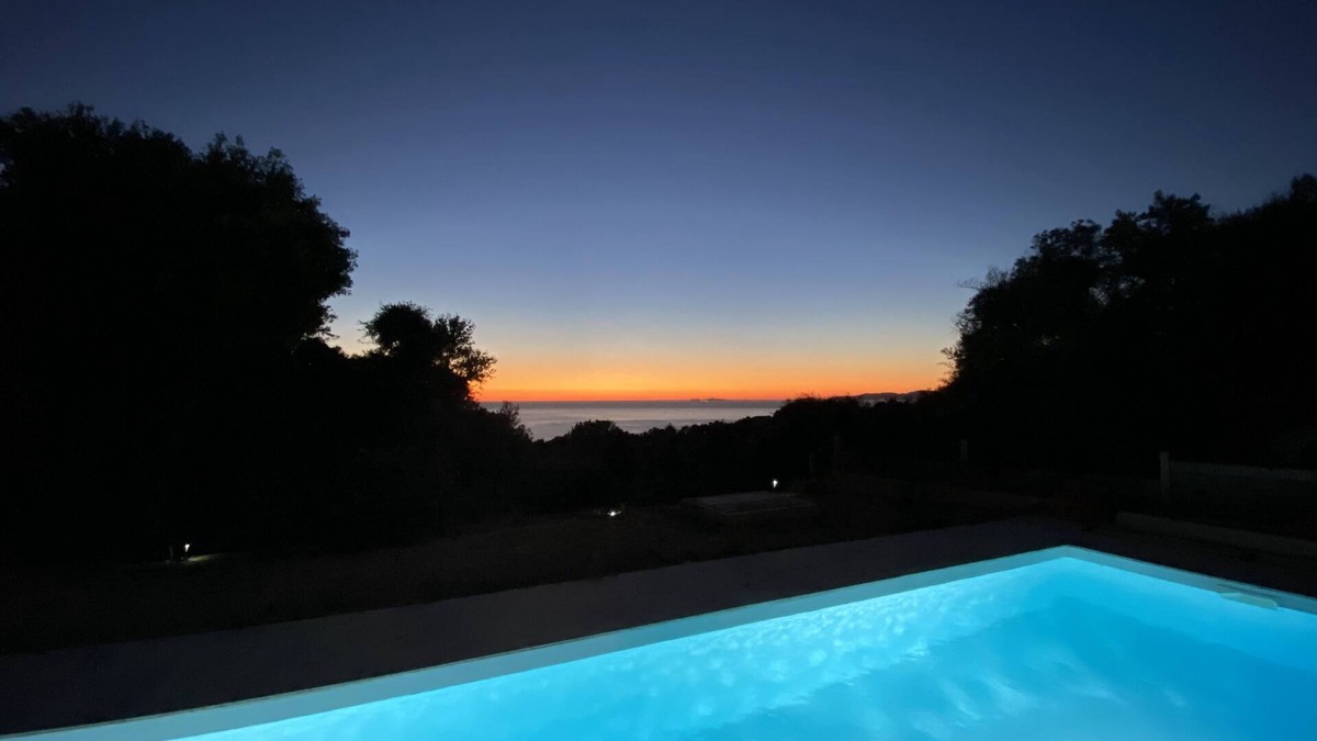 Portigliolo House | Single-storey villa, sea view, swimming pool, 5 minutes from beaches, peaceful setting.