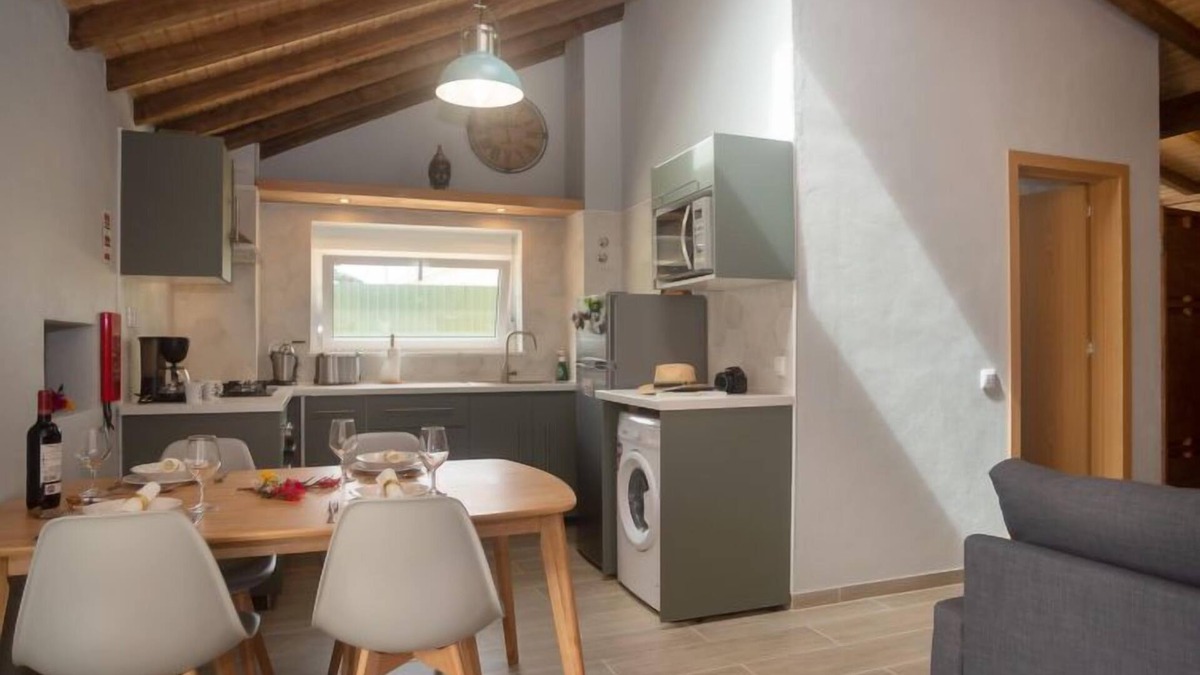 Linho House | Sintra-Riviera by Interhome