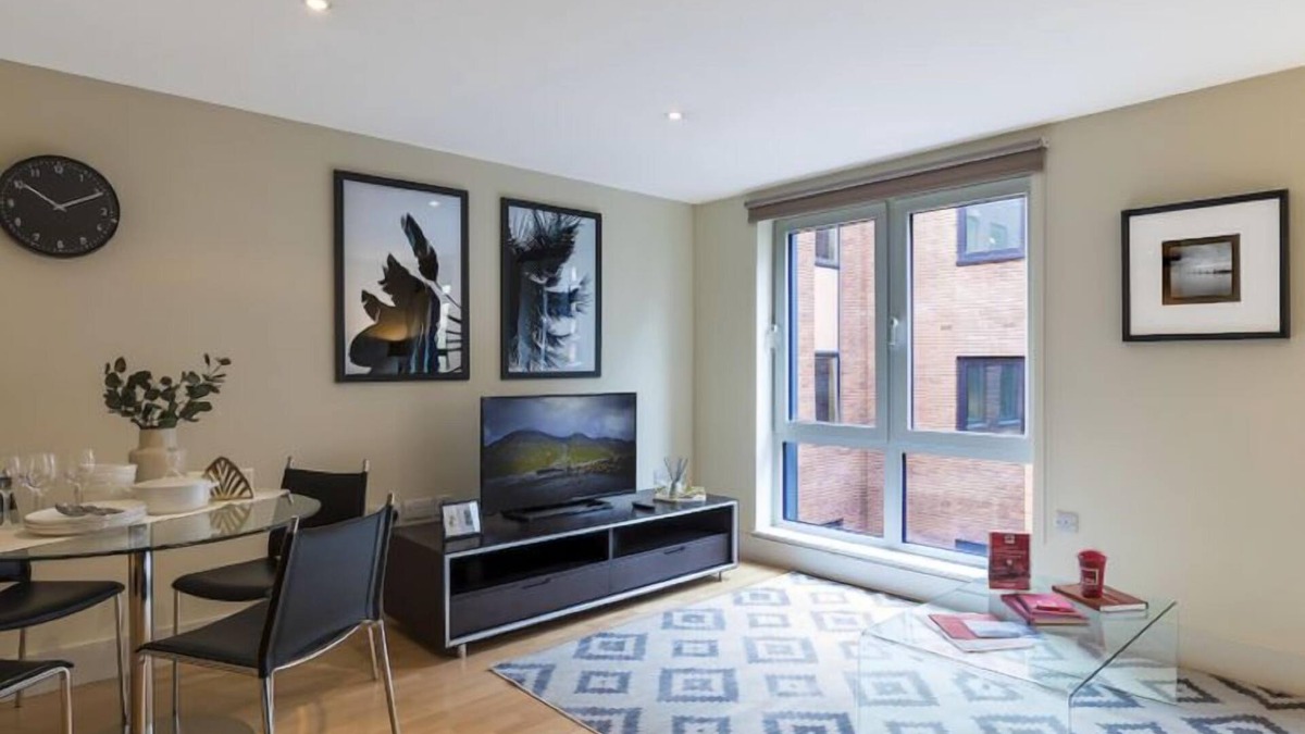 Queenhithe Apartment | Sir John Lyon House by Interhome