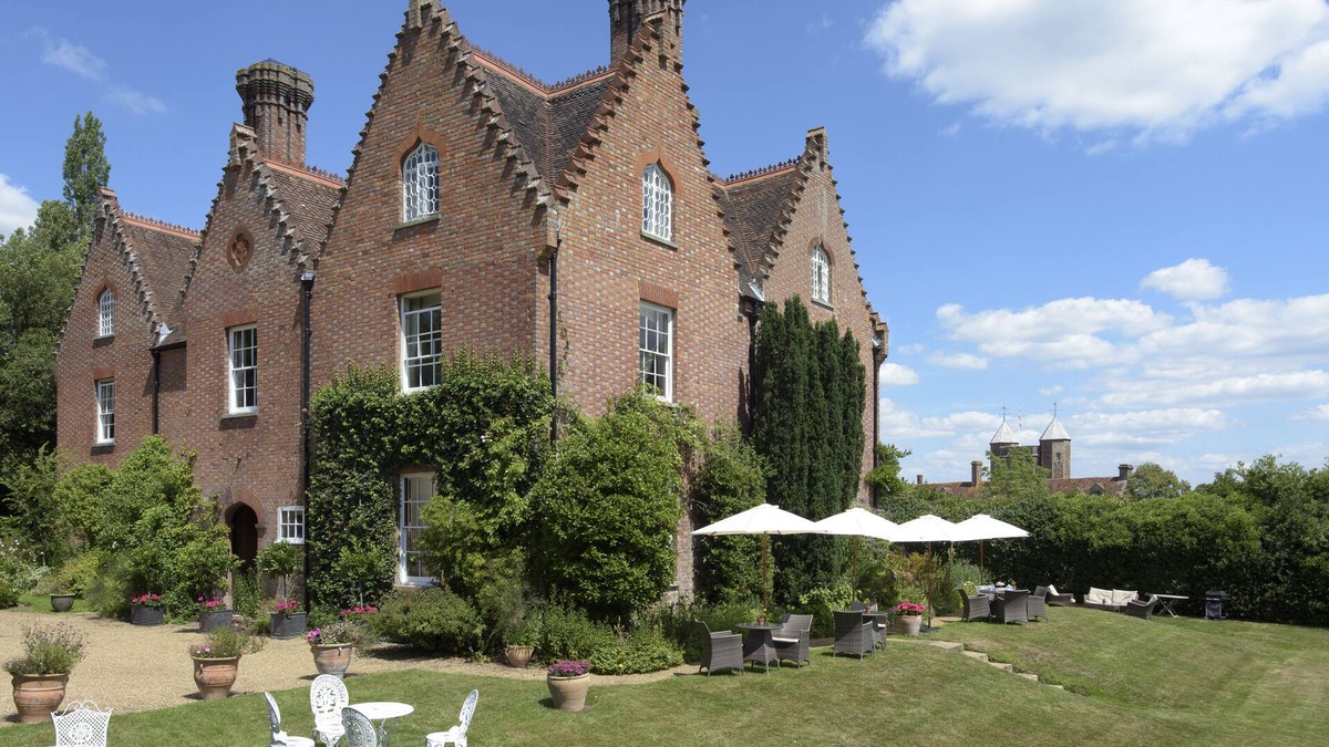 Abbess Roding Bed & Breakfast | Sissinghurst Castle Farmhouse