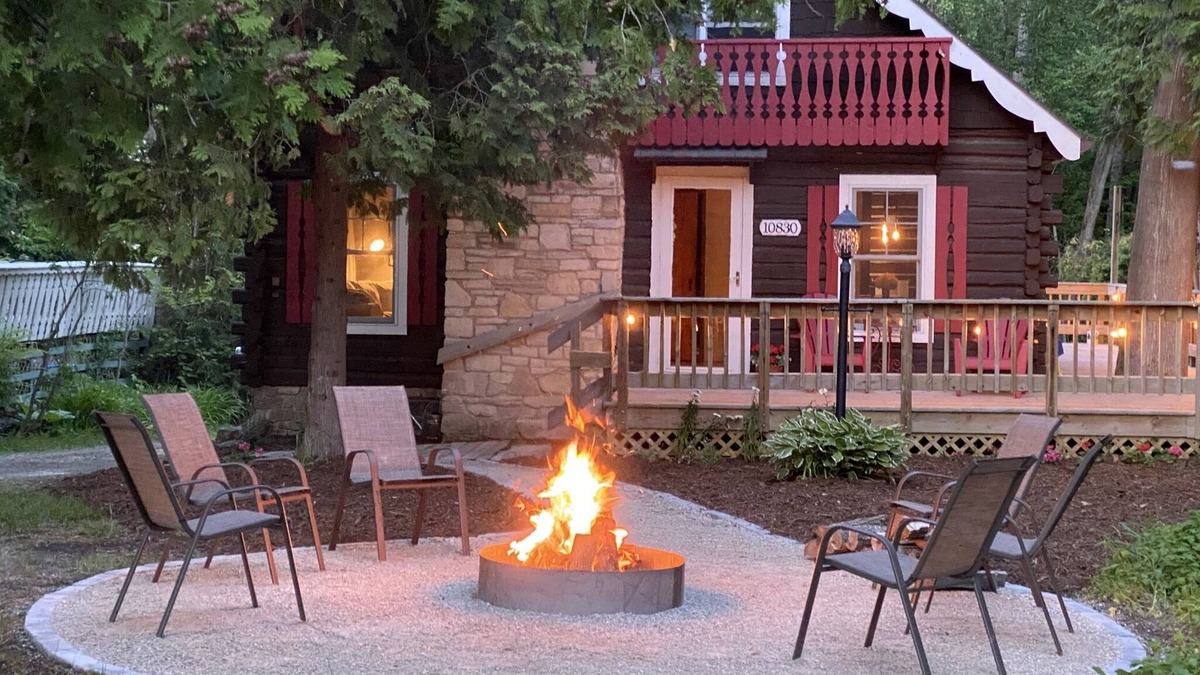 Sister Bay House | Sister Bay Log Cabin - Recent Remodel!