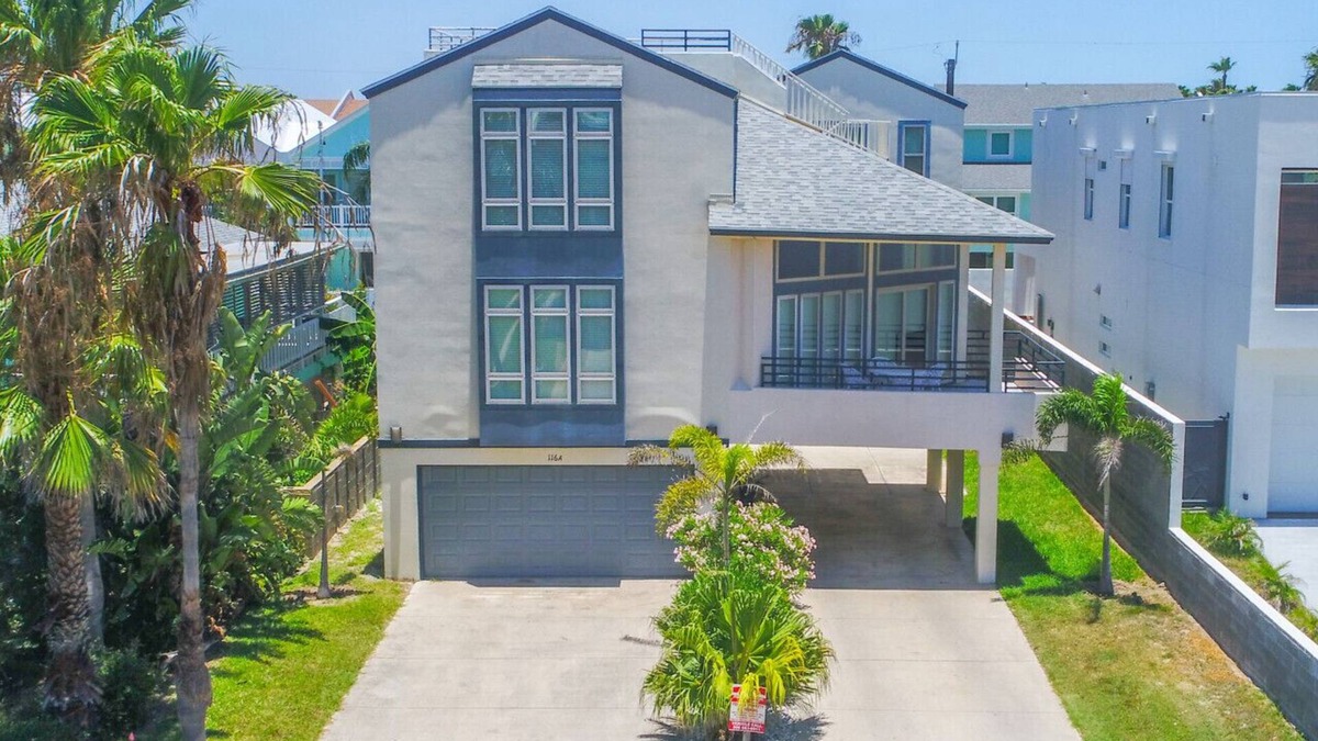 South Padre Island House | Sister Home #1 with Pool/4 min walk to Beach/Rent Both Units for Larger Groups