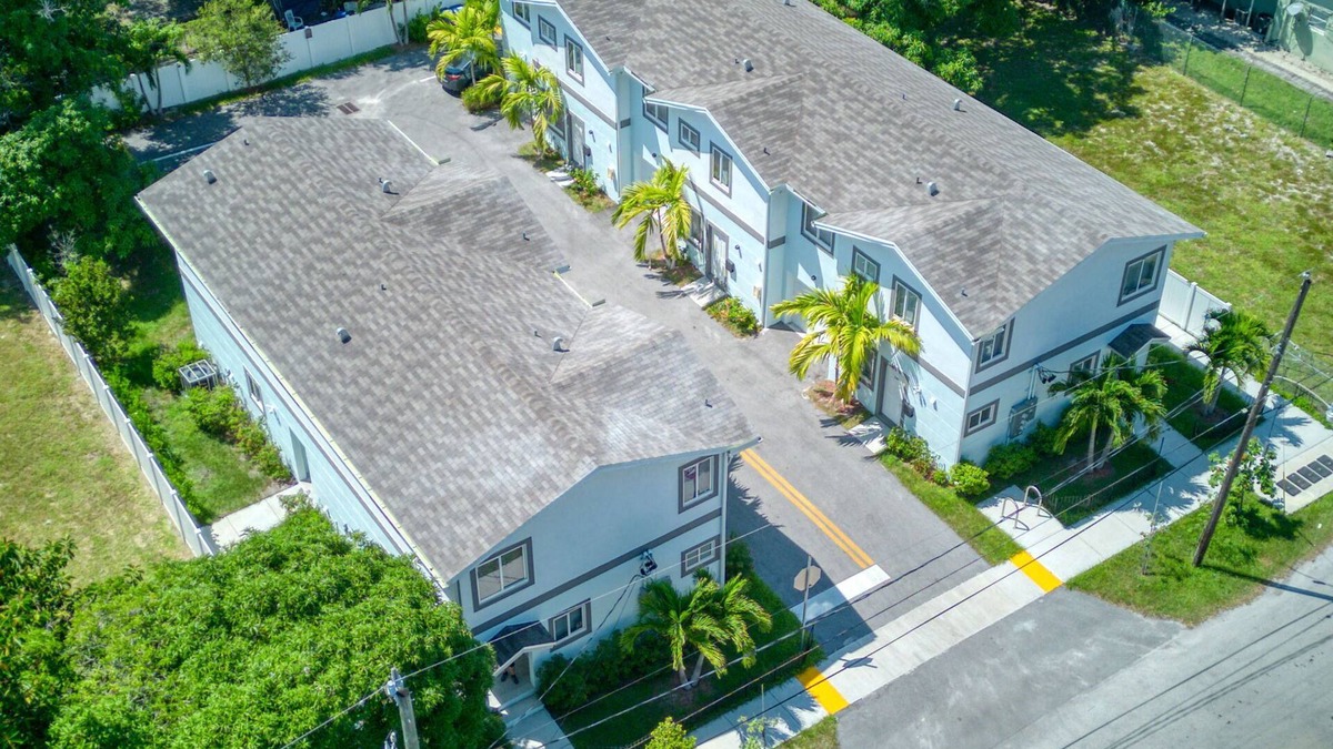 Downtown Fort Lauderdale Villa | Sistrunk Shades Entire Compound 5 Homes 50 Guests in Downtown Fort Lauderdale FL