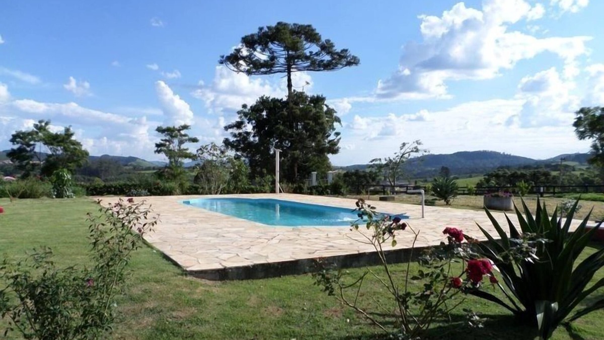 Piracaia House | Site in Piracaia with pool, barbecue 1km from the city.